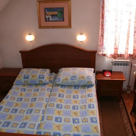 Janez 3* Maribor