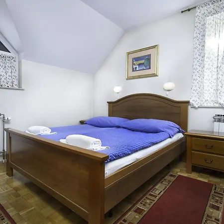 Janez 3* Maribor