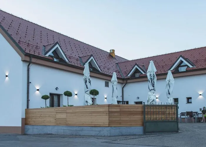 Janez 3* マリボル