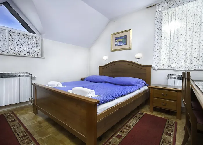 Janez 3* マリボル